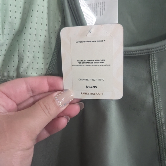 Fabletics Khloe Kardashian - Picture 5 of 7